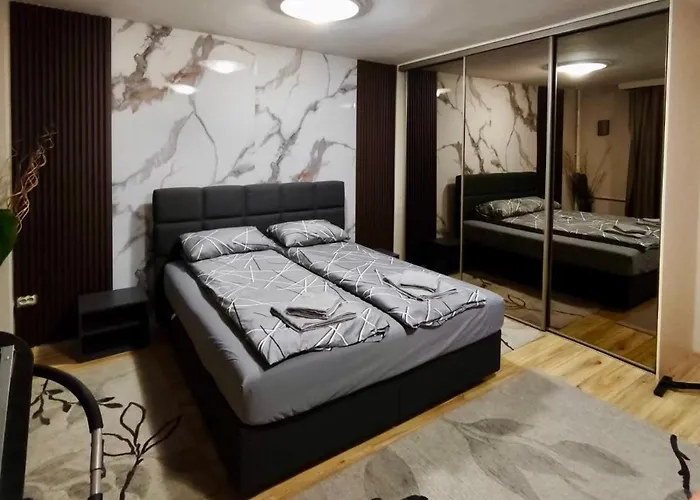 Feels Like 4-city Center