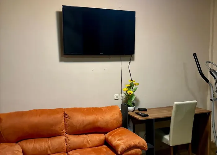 Feels Like 4-city Center Apartment *